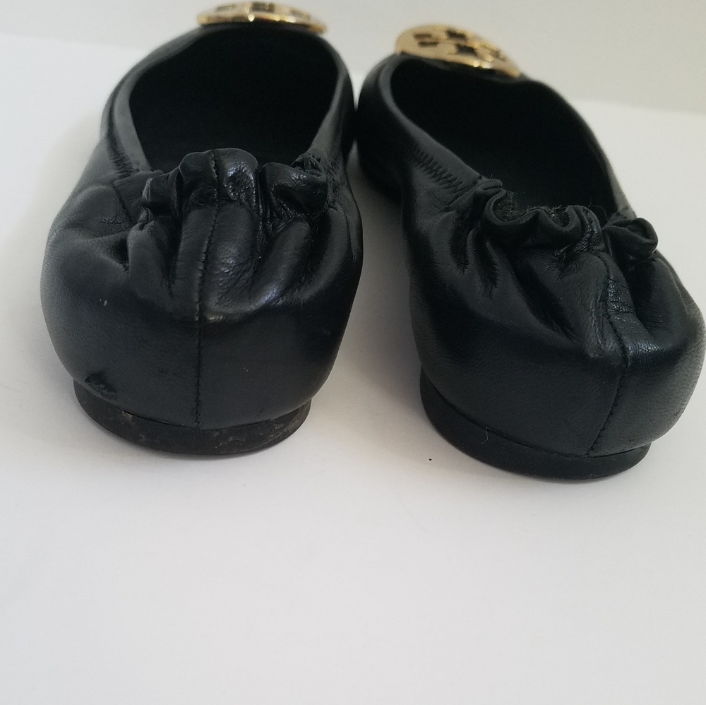 ❌SOLD❌ Tory Burch Reva Flats in Black with Gold - Picture 6 of 8